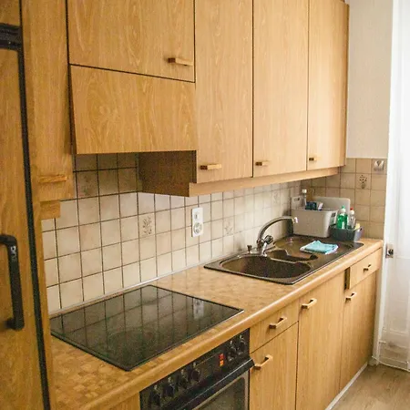 Between Lakes - 54 아파트